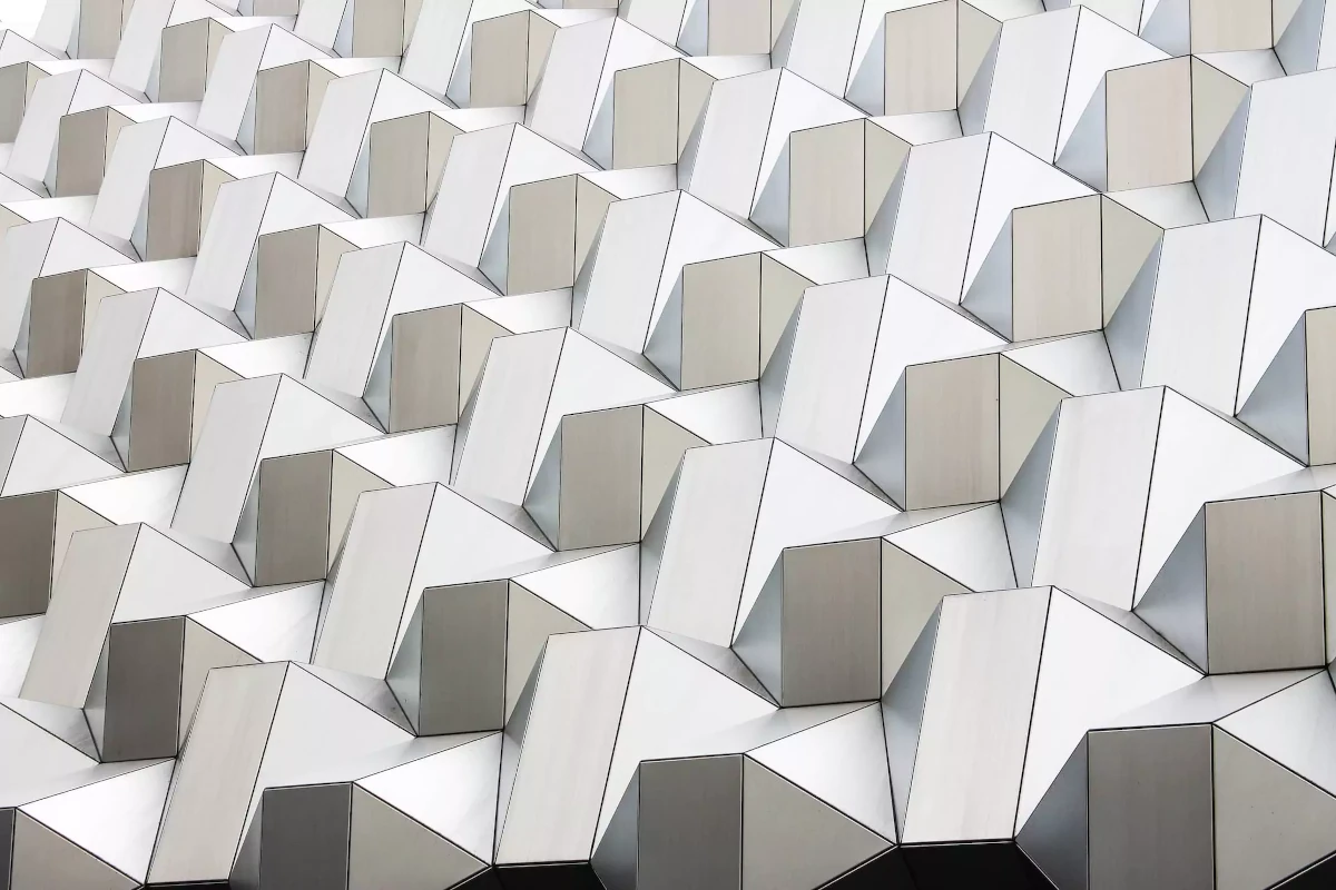 Hvit abstrakte geometrisk kunstverk fra Dresden, Tyskland